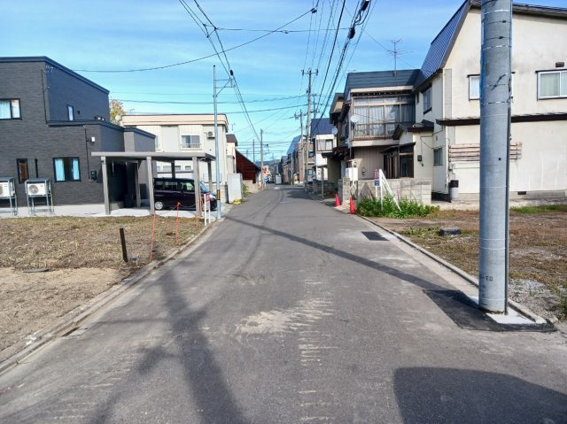 【前面道路含む現地写真】