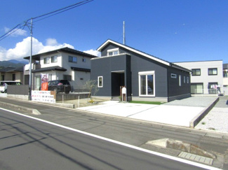 【前面道路含む現地写真】 | 前面道路含む現地写真です