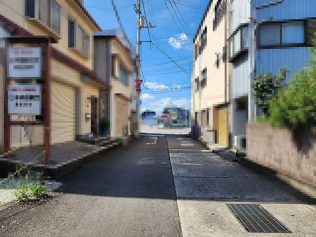 高知市石立町　土地の前面道路含む現地写真