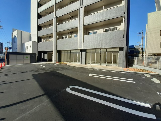 セイント野並の駐車場