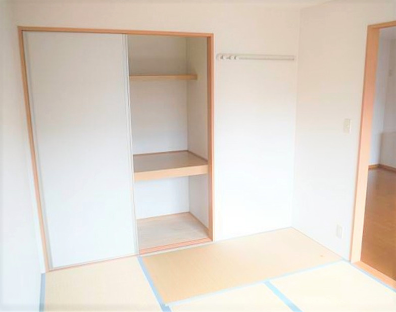 ソールズベリー御井の和室|柔らかい畳が心地よい和室