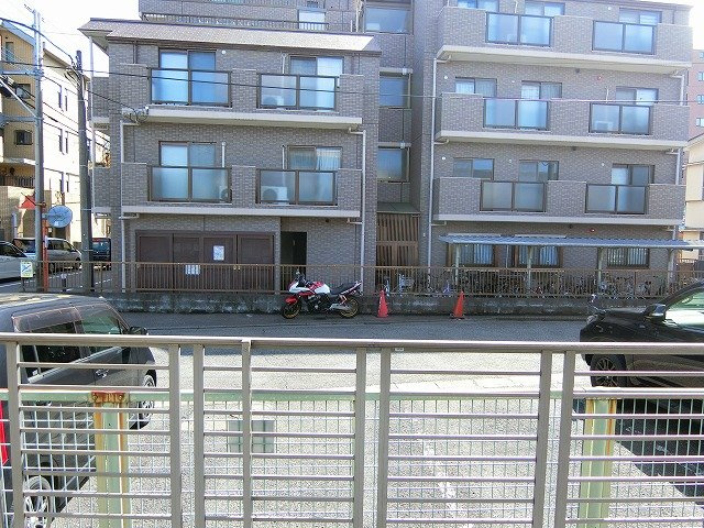 昭島市朝日町１丁目のアパートの展望