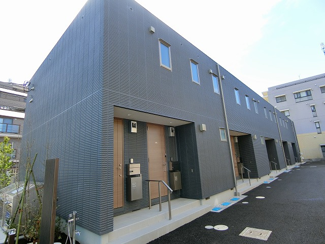 昭島市朝日町１丁目のアパートの外観