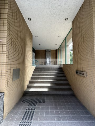 板橋区板橋２丁目の賃貸マンションのエントランス