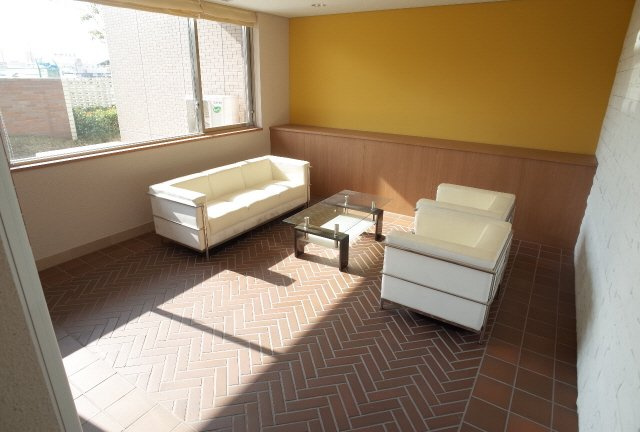 サニープレイス西芦屋２号館のロビー