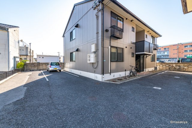 セジュール神橋の駐車場