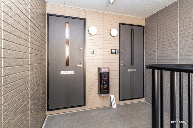 セジュール神橋のエントランス