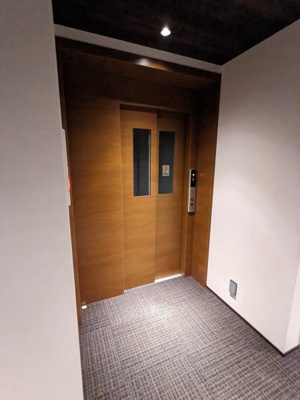 【エントランス】 | ニシサン　レジデンス | エレベーター完備