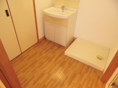 【洗面所】 | レジデンス東本町 | ゆったりとスペースのある洗面所