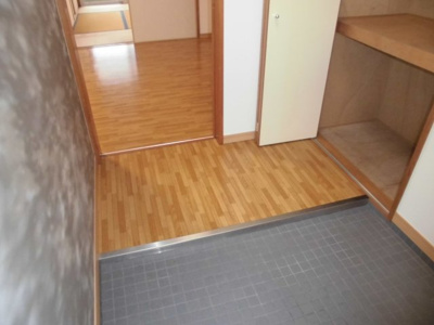 【玄関】 | レジデンス東本町 | きれいな玄関です