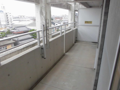 【バルコニー】 | レジデンス東本町 | バルコニー付きです