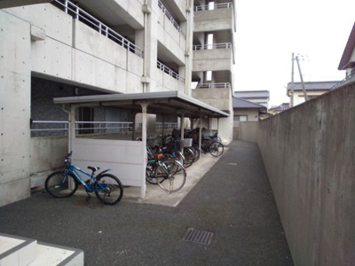 【その他共用部分】 | レジデンス東本町 | 駐輪場があります