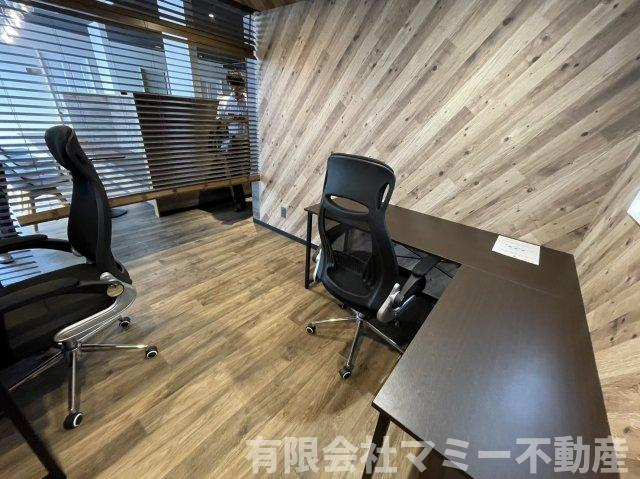 【内装】 | 諏訪栄町レンタルオフィスA　(半個室)