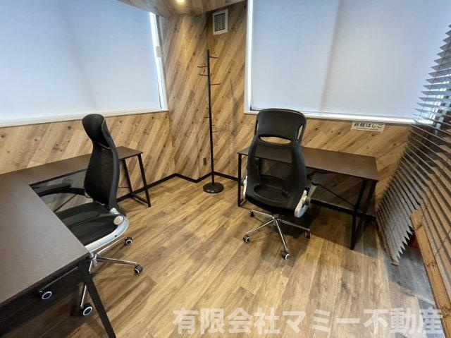 【内装】 | 諏訪栄町レンタルオフィスA　(半個室)
