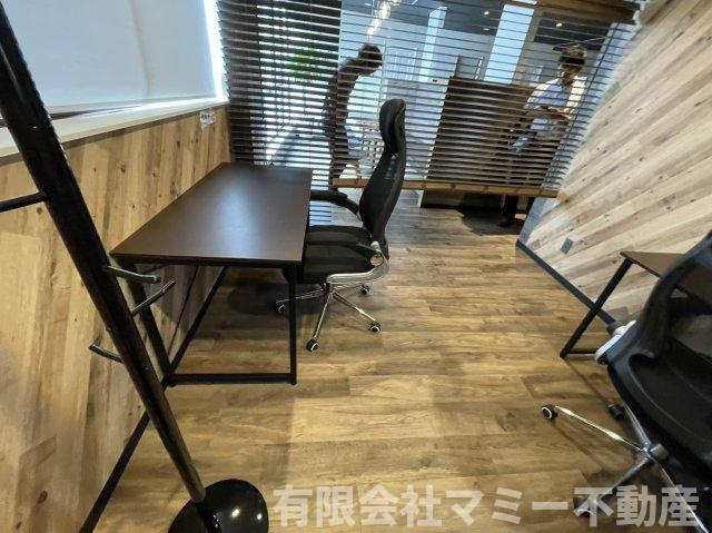 【内装】 | 諏訪栄町レンタルオフィスA　(半個室)