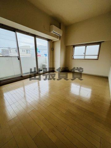 仲介手数料0円！フローラル森下の居間・リビング