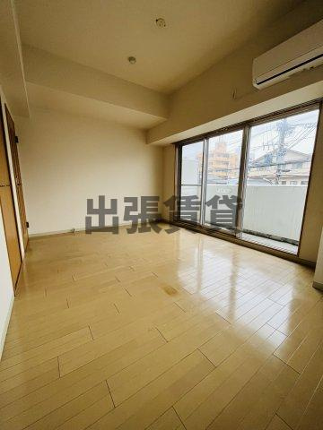 仲介手数料0円！フローラル森下の居間・リビング