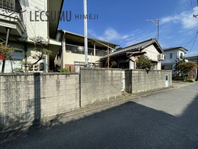姫路市東山／売土地の前面道路含む現地写真