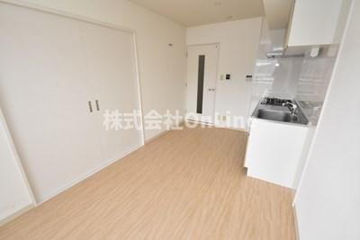 八尾市西山本町１丁目の賃貸マンションの居間・リビング