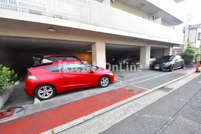 八尾市西山本町１丁目の賃貸マンションの駐車場