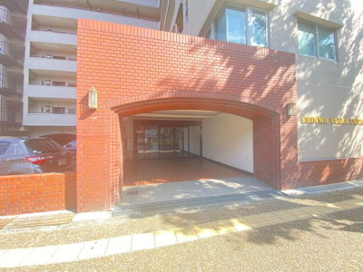 【エントランス】 | 進和江坂アーバンライフ