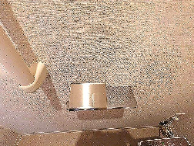 ワンルーフレジデンス新御徒町の設備|温水洗浄便座、スマホホルダー付きです
