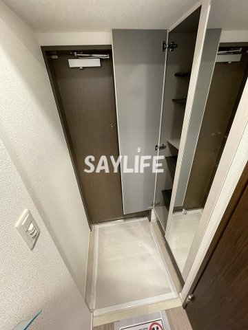 グランカーサ高井田の玄関