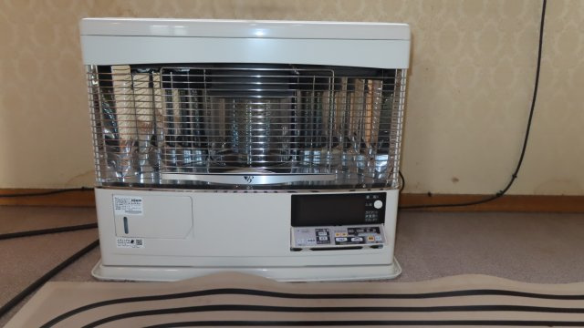 【冷暖房・空調設備】 | 北見市緑町６丁目２番１号　中古売家 | ストーブ