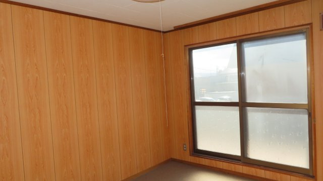 【洋室】 | 北見市緑町６丁目２番１号　中古売家 | 2階6帖洋室