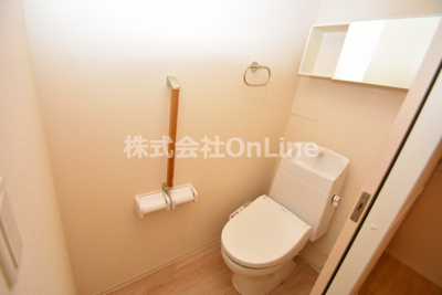 【トイレ】 | エイチ・ツーオー布施 | 落ち着いた色調のトイレです