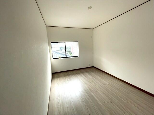 宇都宮市富士見が丘４丁目　２ＬＤＫ　中古住宅の洋室|２Ｆ　西側部屋