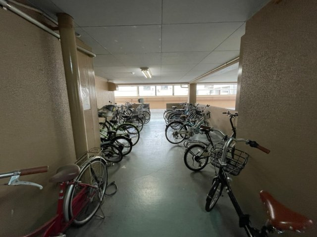 パレ月出の駐車場