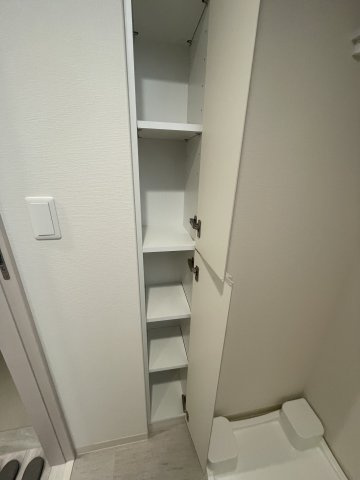 Dimus北浜の玄関