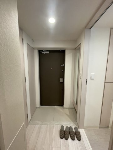 Dimus北浜の玄関
