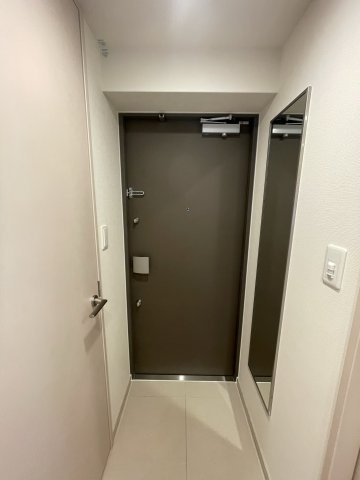 Dimus北浜の玄関