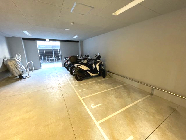 PHOENIX新大阪の駐車場