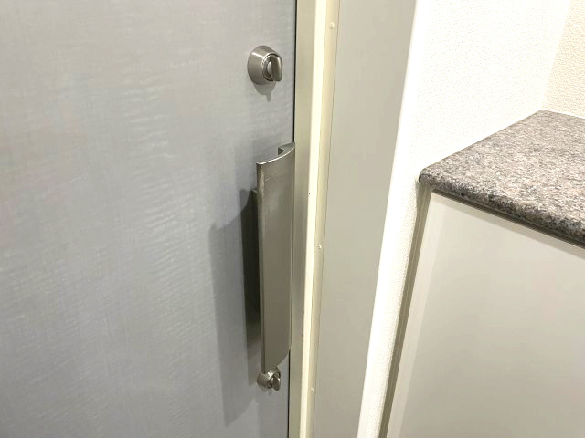 南堀江プライマリーワンの玄関