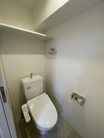 プレジオ江坂ROUGE　仲介手数料無料のトイレ