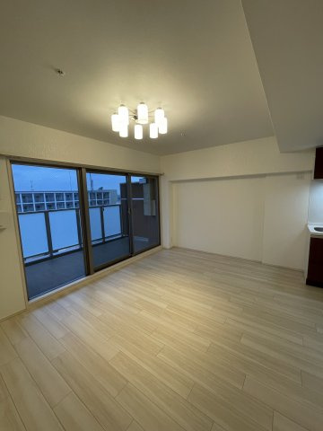 プレジオ江坂ROUGE　仲介手数料無料の居間・リビング