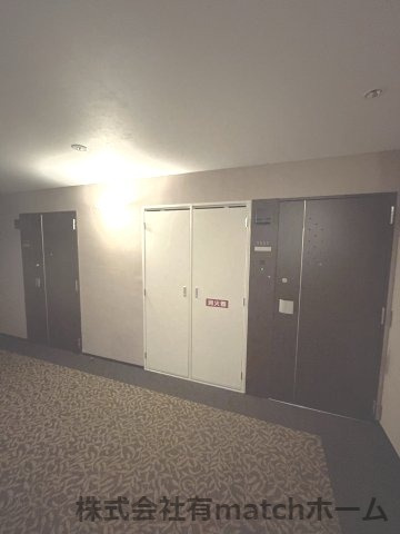 プレジオ江坂ROUGE　仲介手数料無料の玄関