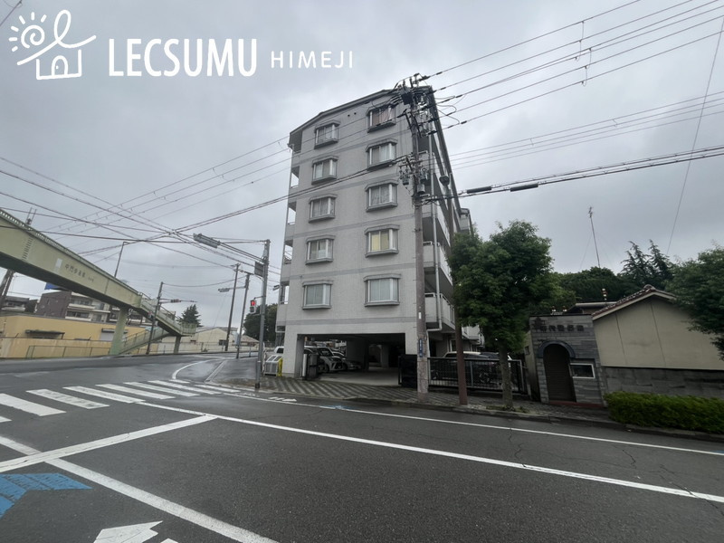 ロワイヤル京見橋の外観