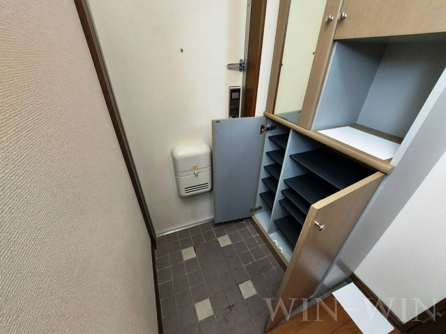 サンビレッジ28の玄関