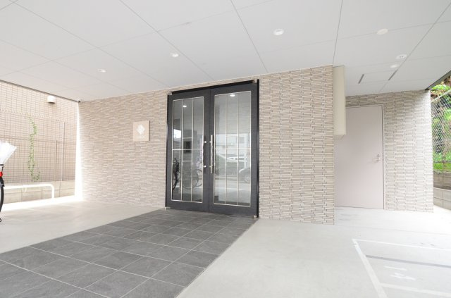 ES ABIKOのエントランス|毎日通るエントランスはこのようになっています