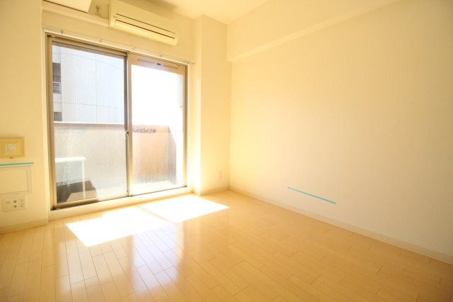 ライジングコート岸里玉出駅前の居間・リビング|リビングです