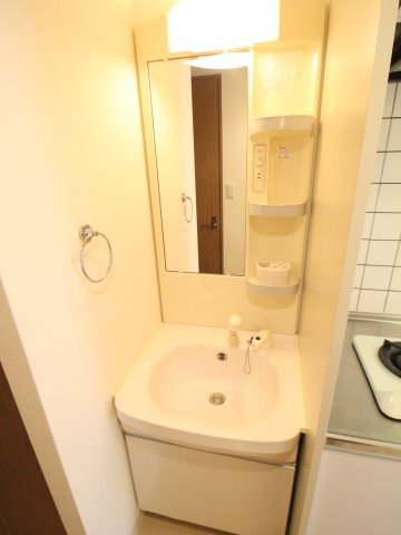 ライジングコート岸里玉出駅前の洗面所|使いやすい洗面所です