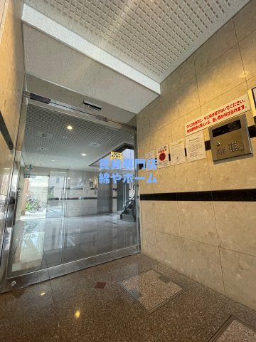 ドリームコート岸里のエントランス|清潔なエントランスです