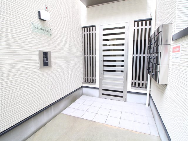 GRANDIRあびこのエントランス|建物の内部です