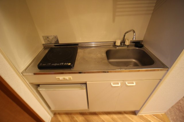 MiYo87天下茶屋のキッチン|コンパクトなキッチンで掃除もラクラク