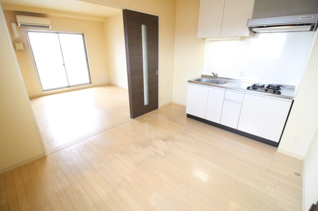 イリス長居公園の居間・リビング