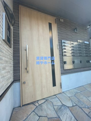 フジパレス我孫子前駅西のエントランス|建物の内部です